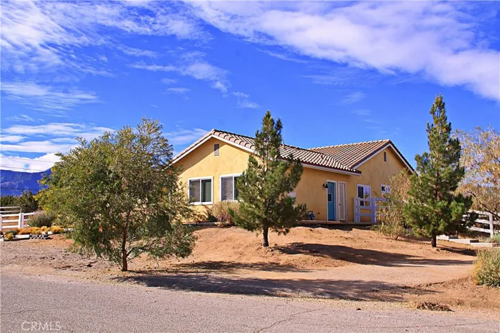 9364 Serra Street, Phelan, California 92371