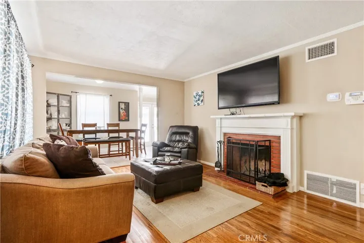 10004 Cole Road, Whittier, California 90603