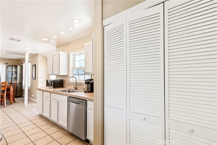 10004 Cole Road, Whittier, California 90603