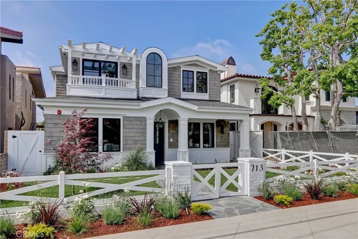 713 35th Street, Manhattan Beach, California 90266