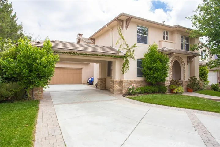 RARE CULDESAC LOT WITH PORTE COCHERE AND AMPLE PARKING