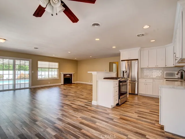 1382 Garlingford Street, Costa Mesa, California 92626