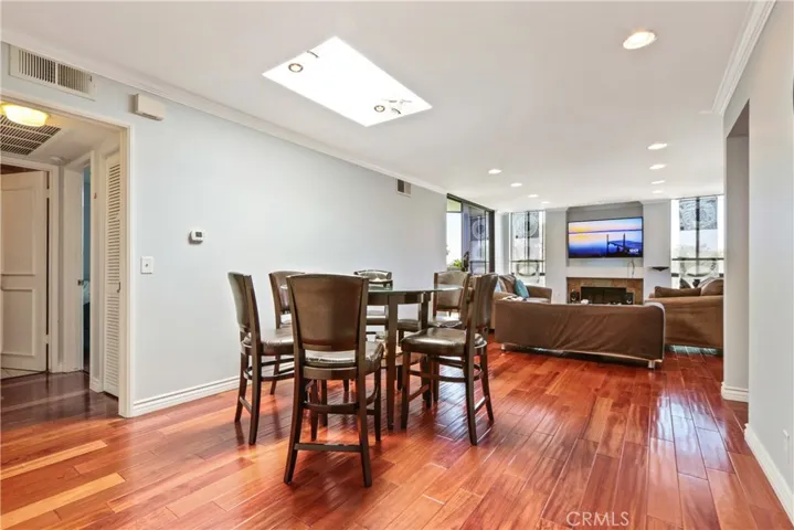 5190 E Colorado Street 305, Long Beach, California 90814