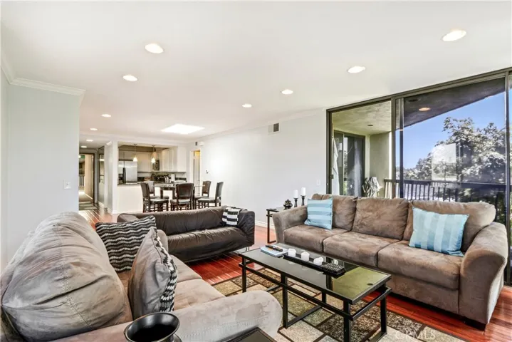 5190 E Colorado Street 305, Long Beach, California 90814