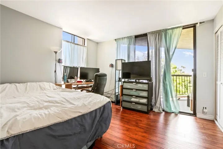 5190 E Colorado Street 305, Long Beach, California 90814