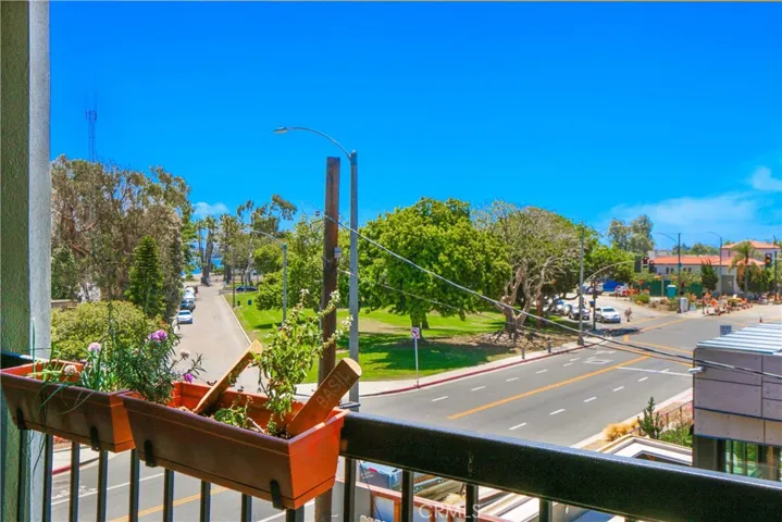 5190 E Colorado Street 305, Long Beach, California 90814