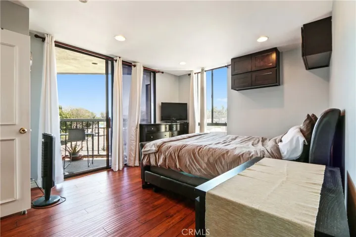 5190 E Colorado Street 305, Long Beach, California 90814