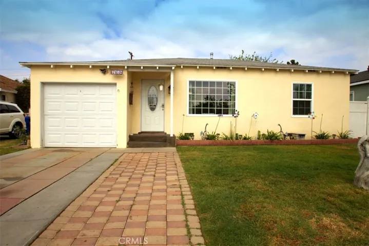Welcome home to 6158 Coldbrook Avenue in Lakewood