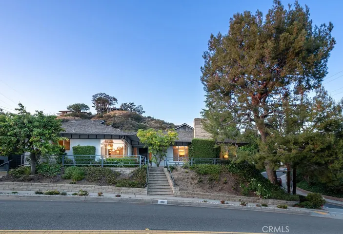 1461 E Glenoaks Boulevard, Glendale, California 91206