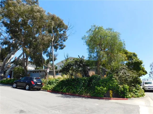 3412 Palm Avenue, Manhattan Beach, California 90266
