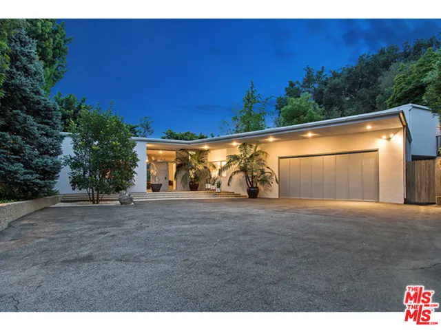 9940 Liebe Drive, Beverly Hills, California 90210