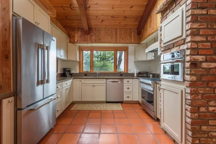 1585 La Honda Road, Woodside, California 94062
