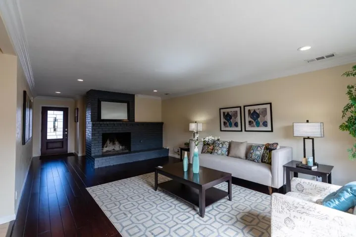 907 Third Avenue, Half Moon Bay, California 94019