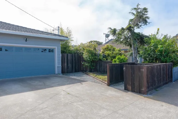 907 Third Avenue, Half Moon Bay, California 94019