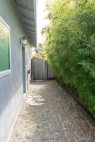 907 Third Avenue, Half Moon Bay, California 94019