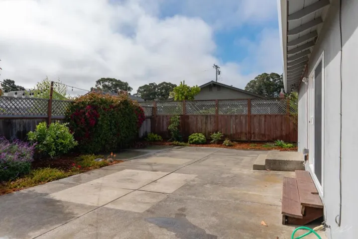 907 Third Avenue, Half Moon Bay, California 94019