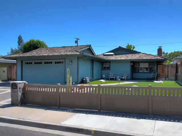 245 Brentwood Street, Costa Mesa, California 92627