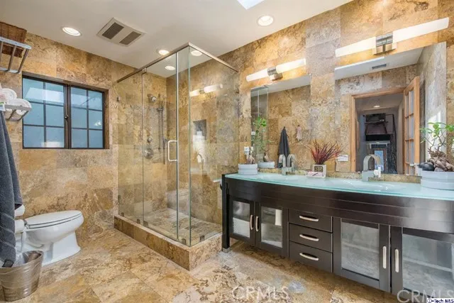 5215 Palm Drive, La Canada Flintridge, California 91011