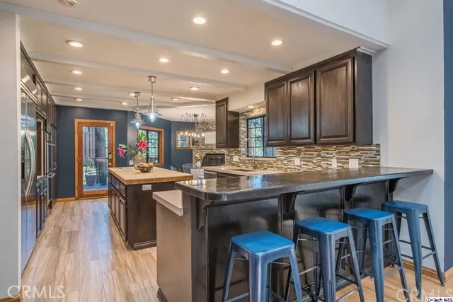 5215 Palm Drive, La Canada Flintridge, California 91011