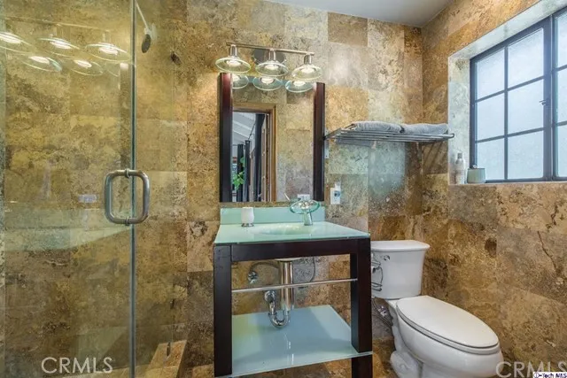 5215 Palm Drive, La Canada Flintridge, California 91011