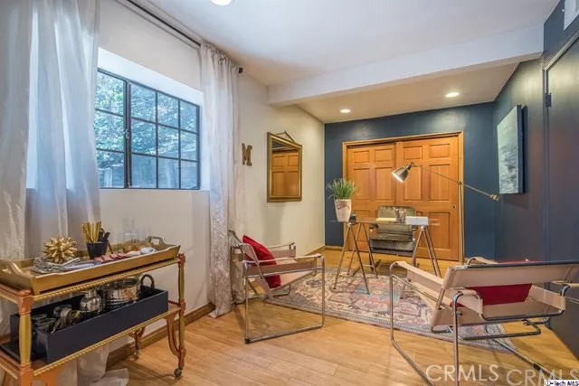 5215 Palm Drive, La Canada Flintridge, California 91011