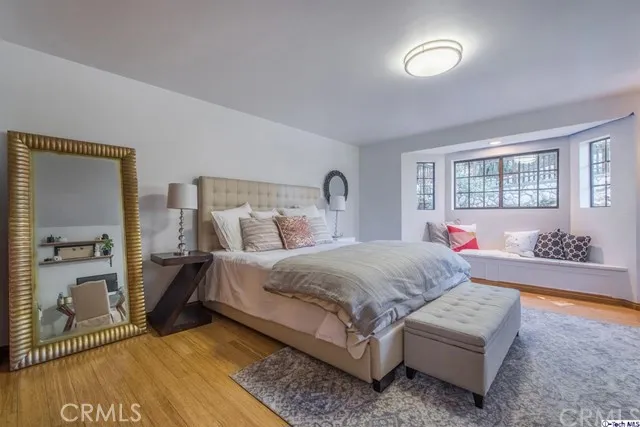 5215 Palm Drive, La Canada Flintridge, California 91011
