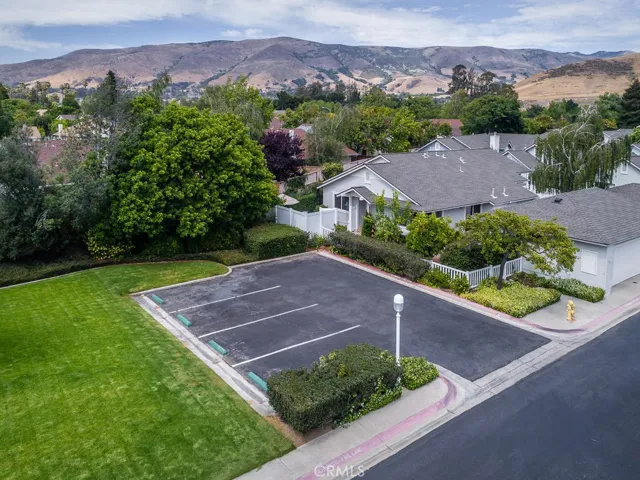 918 Felicia Way 13, San Luis Obispo, California 93401