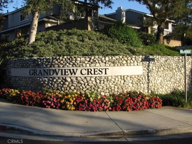 MONUMENT SIGN LEADING INTO THE COMPLEX