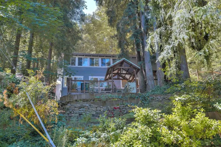 195 Chipmunk Hollow Road, Boulder Creek, California 95006