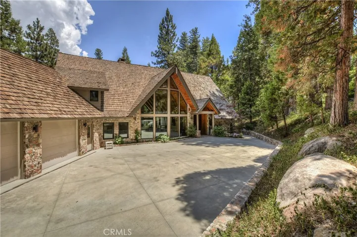 27804 Hamiltair Drive, Lake Arrowhead, California 92352