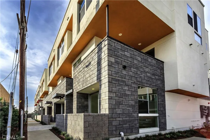 639 Channel Way, Costa Mesa, California 92627