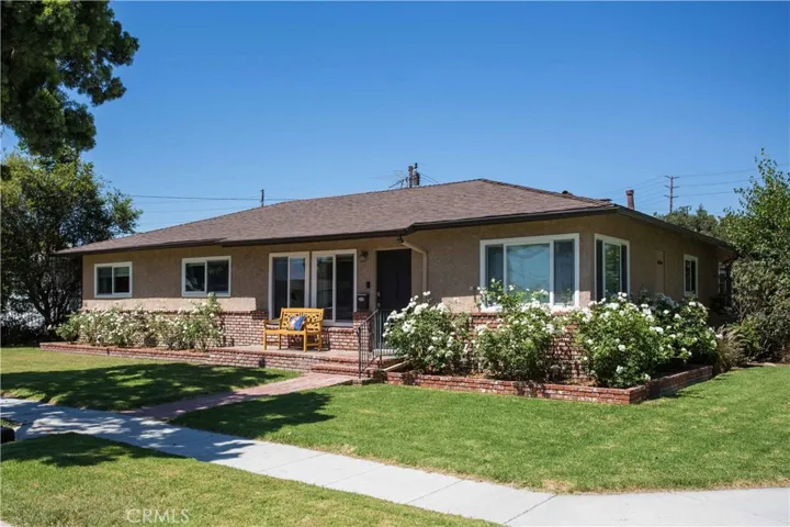 2950 Vuelta Grande Avenue, Long Beach, California 90815