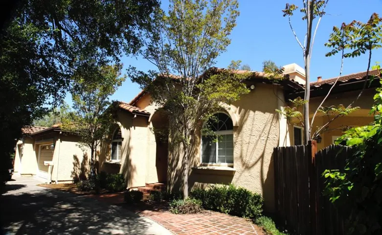 1035 Los Robles Avenue, Palo Alto, California 94306