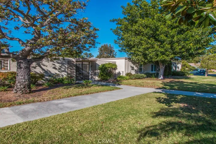 728 Avenida Majorca C, Laguna Woods, California 92837