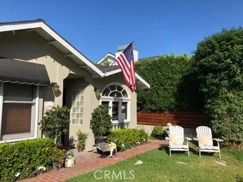 273 E 19th Street B, Costa Mesa, California 92627