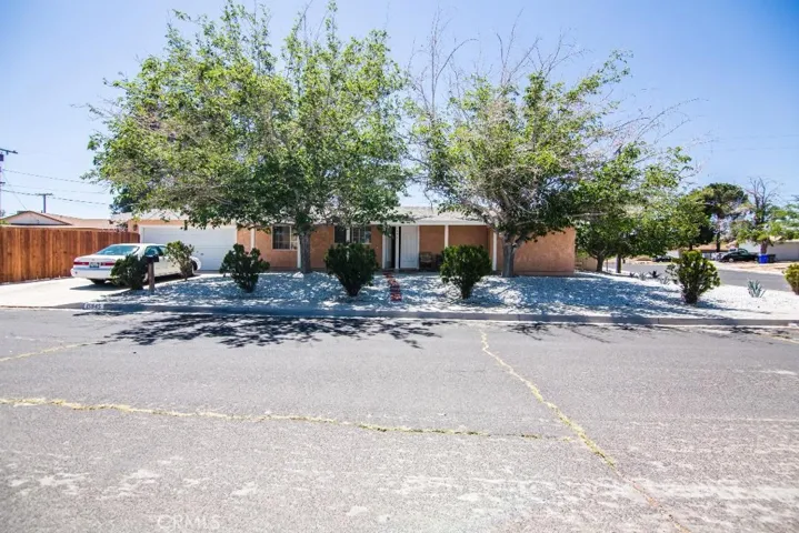 15945 Fresno Place, Victorville, California 92395