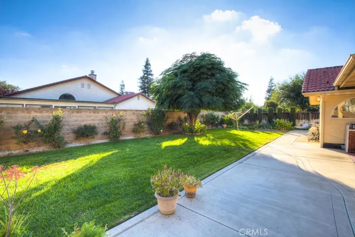 2420 Foxglove Way, Madera, California 93637