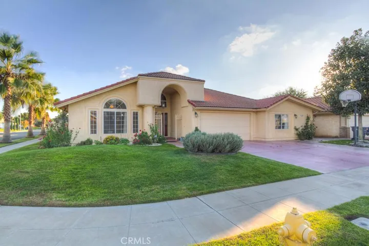 2420 Foxglove Way, Madera, California 93637
