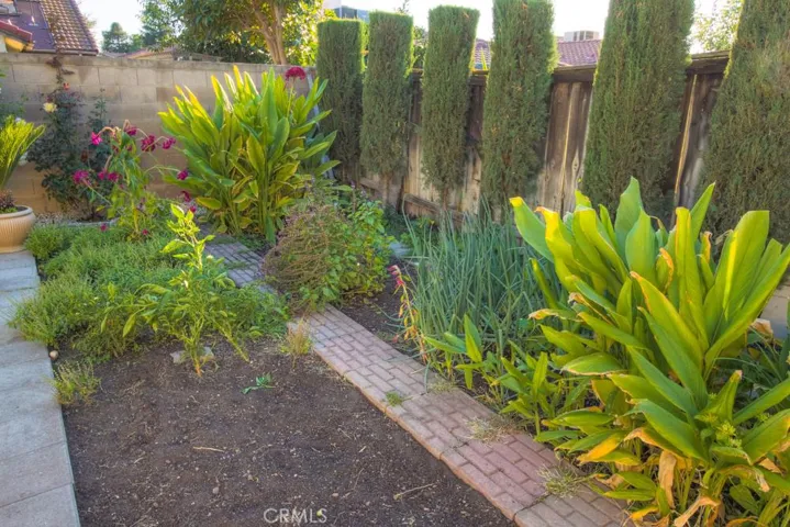 2420 Foxglove Way, Madera, California 93637