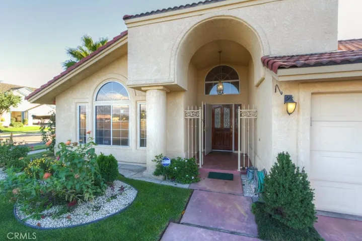 2420 Foxglove Way, Madera, California 93637