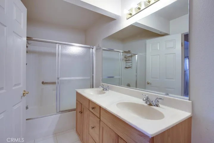 2420 Foxglove Way, Madera, California 93637