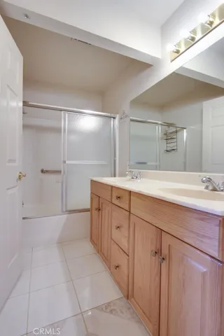 2420 Foxglove Way, Madera, California 93637