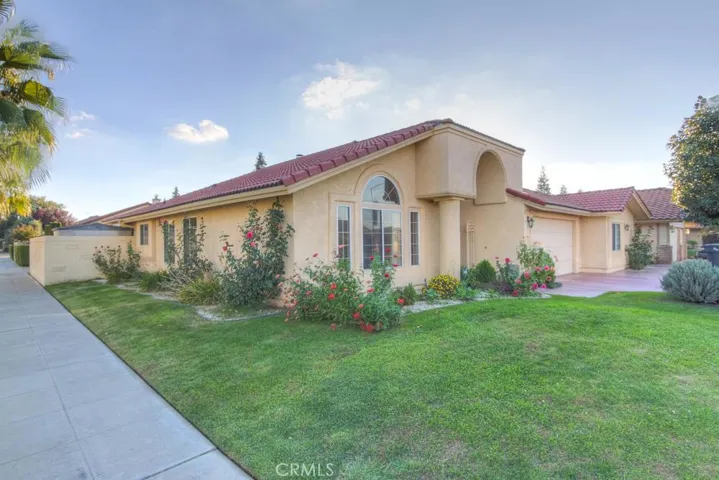 2420 Foxglove Way, Madera, California 93637