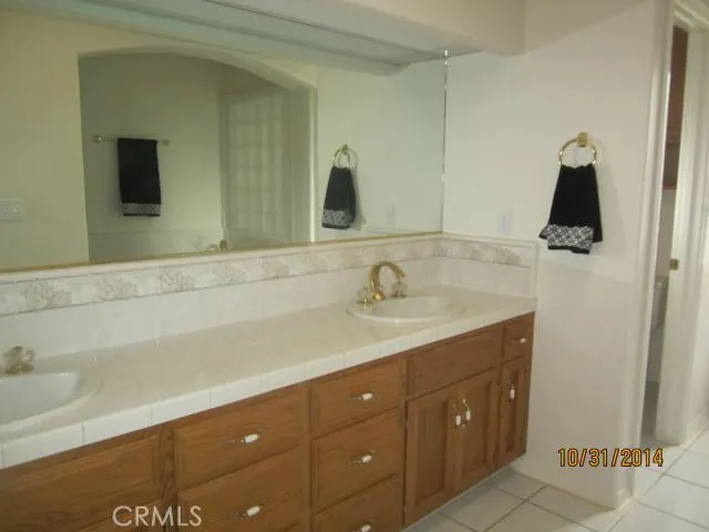 3224 Tragon Street, Madera, California 93637