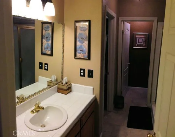 1019 Mainberry Drive, Madera, California 93637