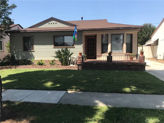 4213 Knoxville Avenue, Lakewood, California 90713
