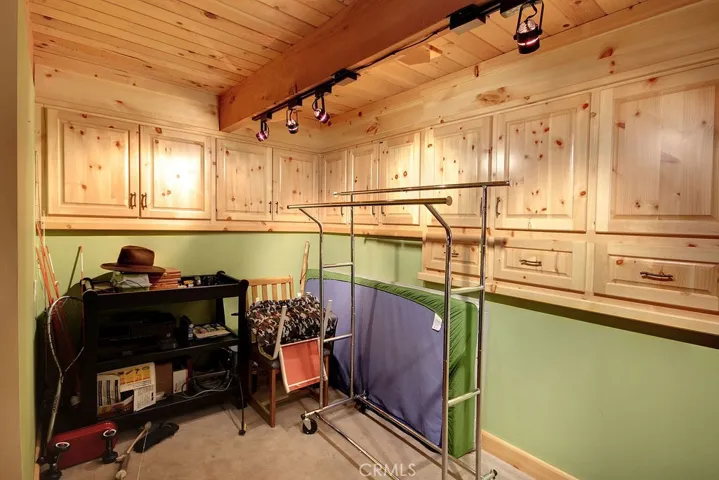 943 Antelope Mountain Drive, Big Bear, California 92314