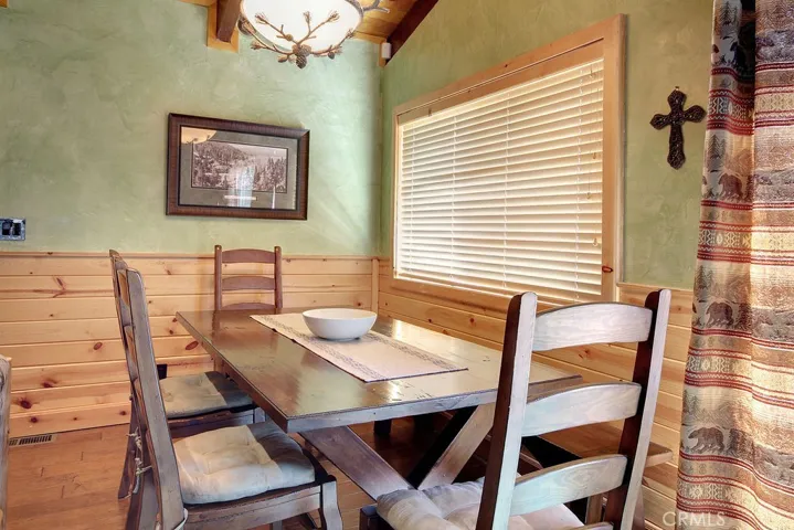 943 Antelope Mountain Drive, Big Bear, California 92314
