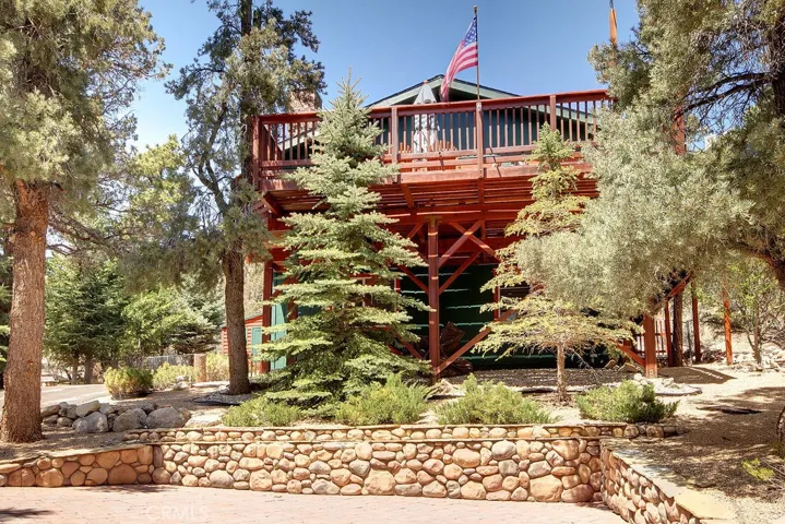 943 Antelope Mountain Drive, Big Bear, California 92314