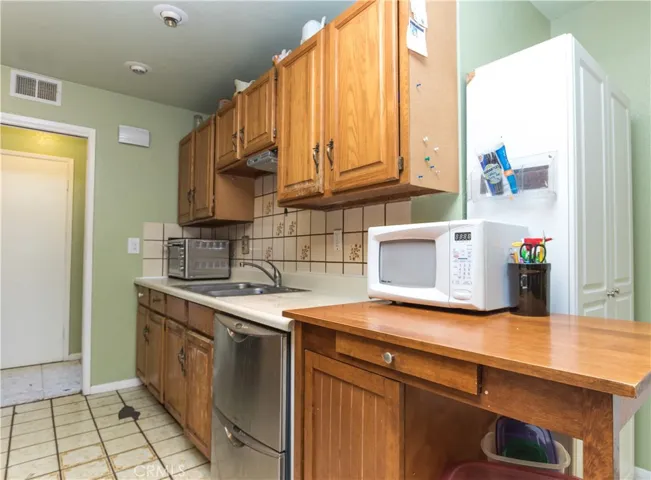 7690 Hershey Drive, Buena Park, California 90620